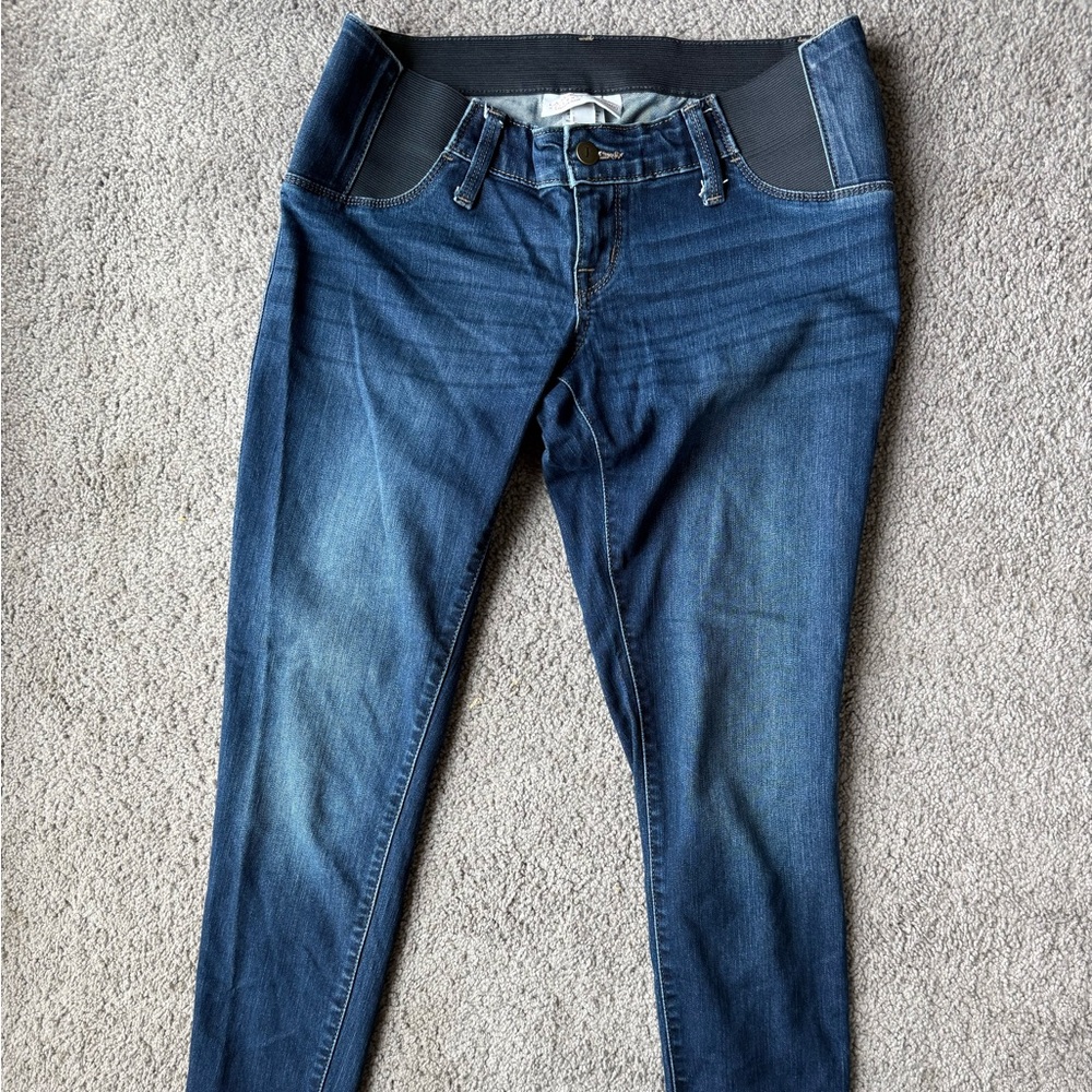 Ingrid & Isabel Maternity Blue Skinny Jeans with Streamlined Silhouette